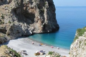evia-beach-vithouri The Greek Taxi